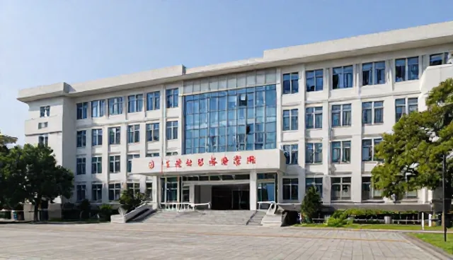 产品推广服务中选型建议的比较与实际取舍